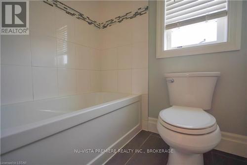2675 Torrey Pines Way, London, ON - Indoor Photo Showing Bathroom