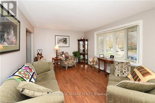 31 Parliament Crescent, London, ON - Indoor Photo Showing Living Room