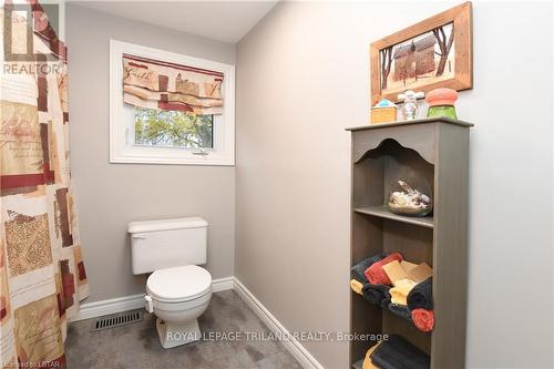 Imported from itso - 31 Parliament Crescent, London, ON - Indoor Photo Showing Bathroom