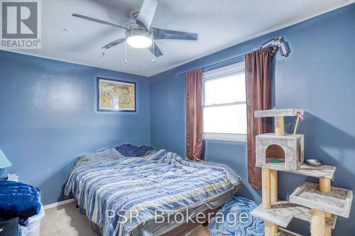 38 Meadow Woods Cres, Kitchener, ON - Indoor Photo Showing Bedroom