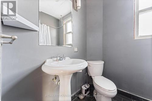 214 Robinson Street, Hamilton, ON - Indoor Photo Showing Bathroom
