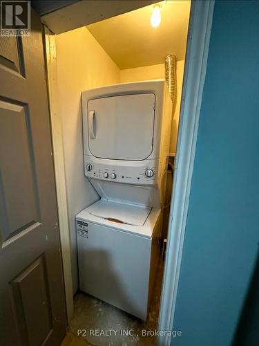 21 Silver Trail, Barrie, ON - Indoor Photo Showing Laundry Room