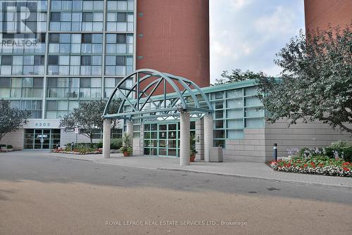 #201 -4205 Shipp Dr, Mississauga, ON - Outdoor