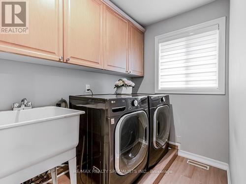 1405 Thorncrest Cres, Oakville, ON - Indoor Photo Showing Laundry Room
