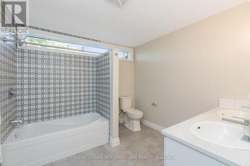 5 & 7 Guelph St, Halton Hills, ON - Indoor Photo Showing Bathroom