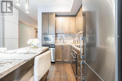 603A - 5230 Dundas Street E, Burlington, ON - Indoor Photo Showing Kitchen With Upgraded Kitchen