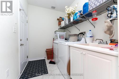 56 Farringdon Cres, Brampton, ON - Indoor Photo Showing Laundry Room