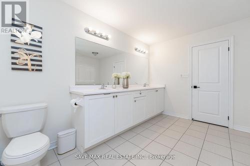 56 Farringdon Cres, Brampton, ON - Indoor Photo Showing Bathroom