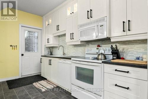 178 King St, Quinte West, ON - Indoor Photo Showing Kitchen With Upgraded Kitchen