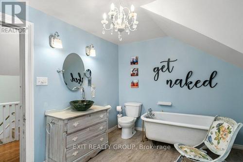 178 King St, Quinte West, ON - Indoor Photo Showing Bathroom