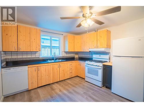 2124 Tamarack Street, Prince George, BC - Indoor Photo Showing Kitchen With Double Sink