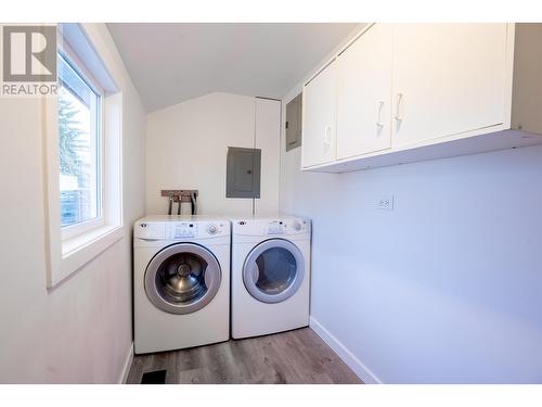2124 Tamarack Street, Prince George, BC - Indoor Photo Showing Laundry Room