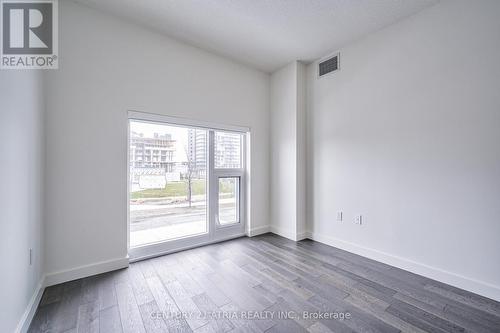 #109 -95 Mcmahon Dr, Toronto, ON - Indoor Photo Showing Other Room