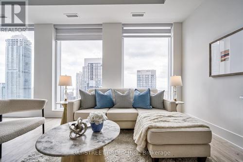 #2512 -470 Front St W, Toronto, ON - Indoor Photo Showing Living Room