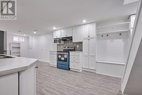 26 Michael Boulevard, Whitby, ON - Indoor Photo Showing Kitchen
