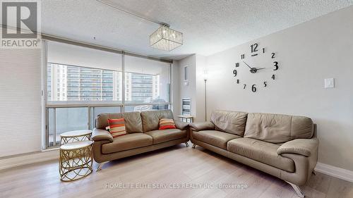 #612 -120 Dundalk Dr, Toronto, ON - Indoor Photo Showing Living Room