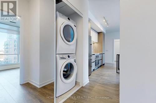 #626 -7950 Bathurst St, Vaughan, ON - Indoor Photo Showing Laundry Room