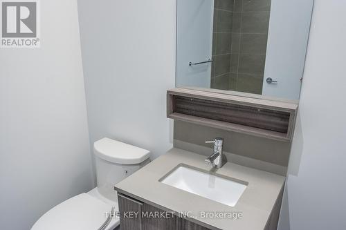 1501 - 898 Portage Parkway, Vaughan, ON - Indoor Photo Showing Bathroom