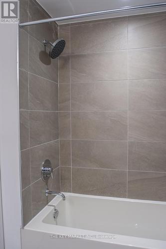 1501 - 898 Portage Parkway, Vaughan, ON - Indoor Photo Showing Bathroom