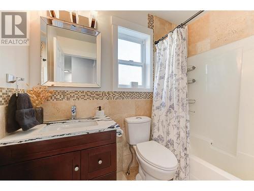 2186 Finlay Court, Lake Country, BC - Indoor Photo Showing Bathroom