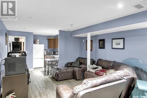 153 Halifax Street, Regina, SK - Indoor Photo Showing Living Room