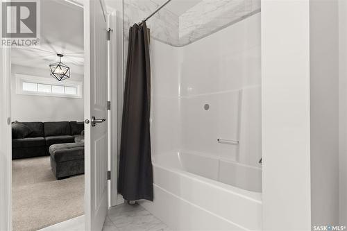 4832 Primrose Green Drive E, Regina, SK - Indoor Photo Showing Bathroom