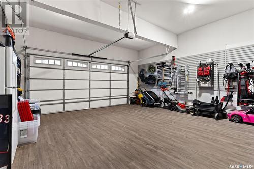 4832 Primrose Green Drive E, Regina, SK - Indoor Photo Showing Garage