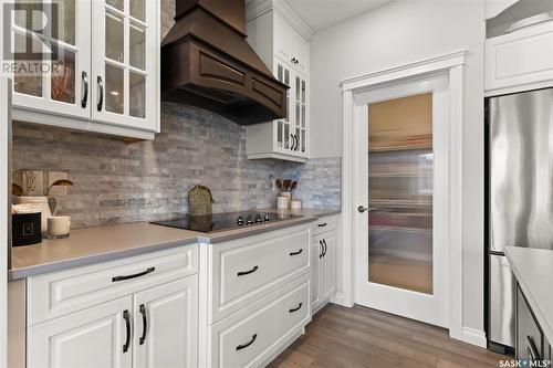 4832 Primrose Green Drive E, Regina, SK - Indoor Photo Showing Kitchen With Upgraded Kitchen