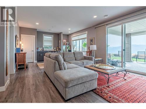 9000 Tavistock Road, Vernon, BC - Indoor Photo Showing Living Room
