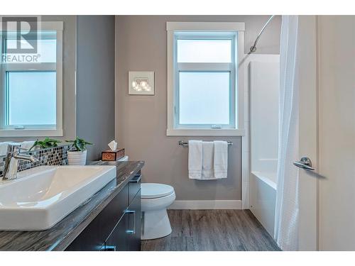 9000 Tavistock Road, Vernon, BC - Indoor Photo Showing Bathroom