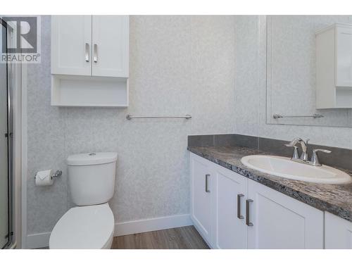 3631 40 Street Se, Salmon Arm, BC - Indoor Photo Showing Bathroom
