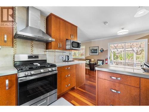 1056 Caledonia Way, West Kelowna, BC - Indoor Photo Showing Kitchen