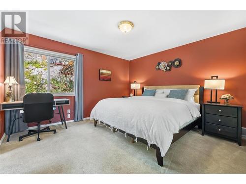 1056 Caledonia Way, West Kelowna, BC - Indoor Photo Showing Bedroom