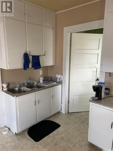 143 Roslyn Avenue, Canora, SK - Indoor Photo Showing Kitchen With Double Sink