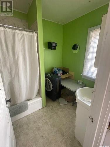 143 Roslyn Avenue, Canora, SK - Indoor Photo Showing Bathroom