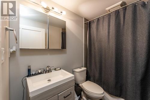 2482 Bernard Road, Prince George, BC - Indoor Photo Showing Bathroom