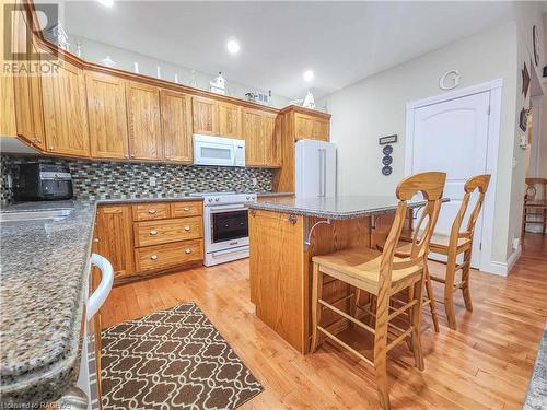 37 Grouse Drive, Oliphant, ON - Indoor Photo Showing Kitchen