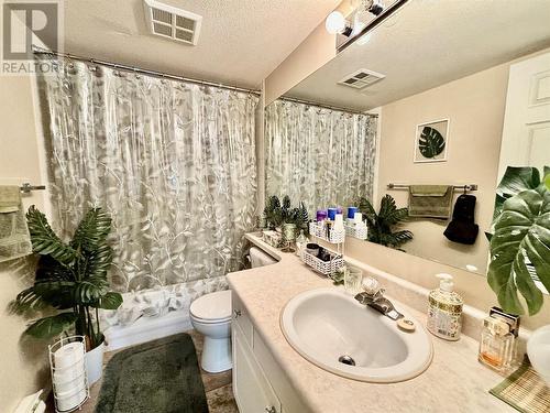 650 3 Street Sw Unit# 105, Salmon Arm, BC - Indoor Photo Showing Bathroom