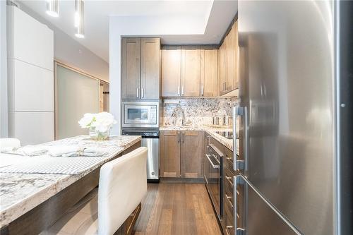 5230 Dundas Street|Unit #603A, Burlington, ON - Indoor Photo Showing Kitchen With Upgraded Kitchen