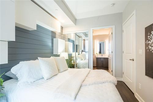 5230 Dundas Street|Unit #603A, Burlington, ON - Indoor Photo Showing Bedroom