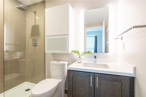 5230 Dundas Street|Unit #603A, Burlington, ON - Indoor Photo Showing Bathroom