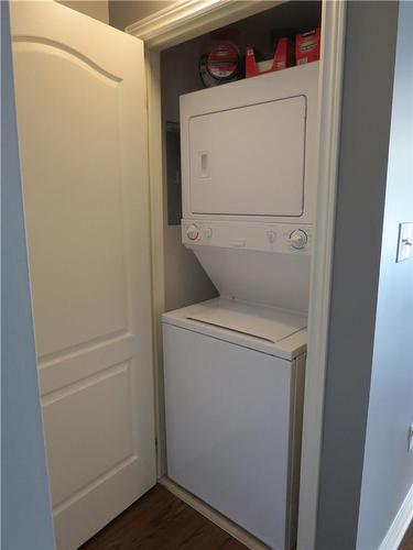 4016 Kilmer Drive|Unit #111, Burlington, ON - Indoor Photo Showing Laundry Room