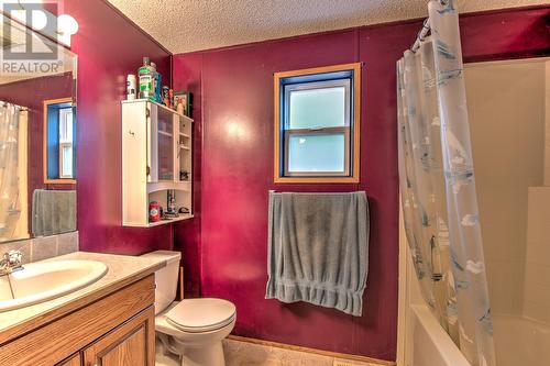 11 Gardom Lake Road, Enderby, BC - Indoor Photo Showing Bathroom