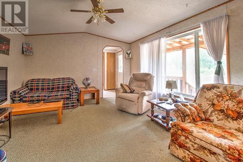 11 Gardom Lake Road, Enderby, BC - Indoor Photo Showing Living Room
