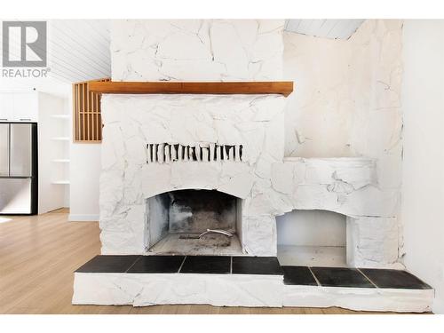 402 Kildonan Avenue, Enderby, BC - Indoor Photo Showing Living Room With Fireplace