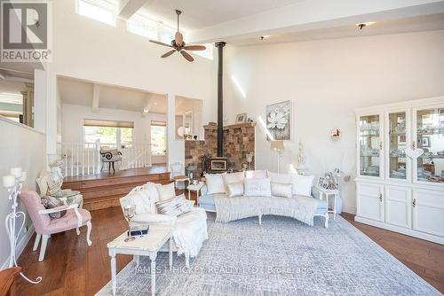 294 Lau-Ren Road, Laurentian Hills, ON - Indoor Photo Showing Living Room