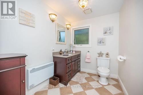 294 Lau-Ren Road, Laurentian Hills, ON - Indoor Photo Showing Bathroom