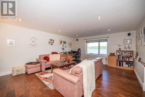 294 Lau-Ren Road, Laurentian Hills, ON - Indoor Photo Showing Living Room