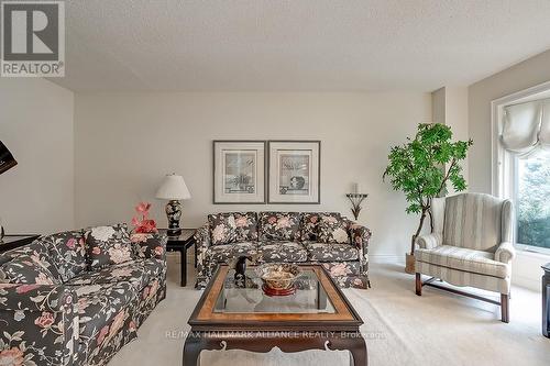 407 Bonny Meadow Rd, Oakville, ON - Indoor Photo Showing Dining Room