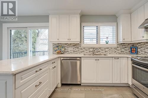 407 Bonny Meadow Rd, Oakville, ON - Indoor Photo Showing Laundry Room